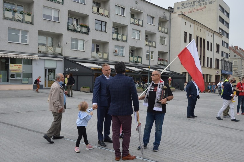 Opolski KOD świętuje rocznicę wyborów 4 czerwca 1989 roku