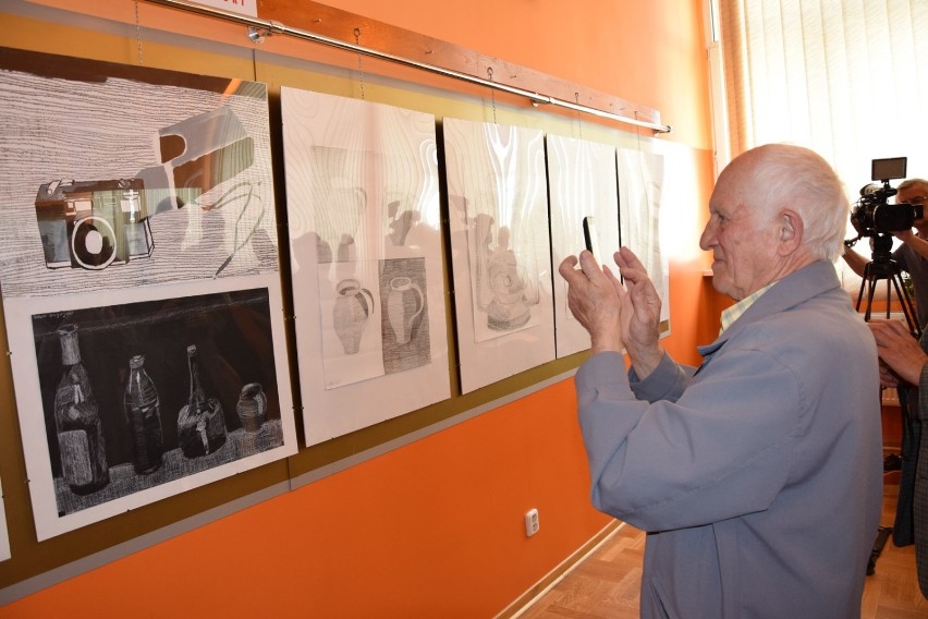 Wystawa Marty Przybyszewskiej i Dawida Bugajskiego w SDK w Sieradzu. Ich mistrz to Aleksy Nowak