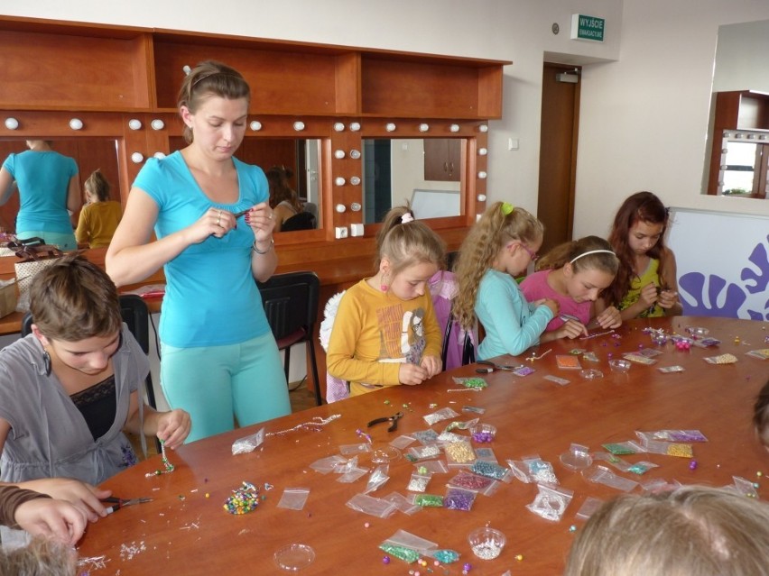 Warsztaty tworzenia biżuterii w MDK w Radomsku