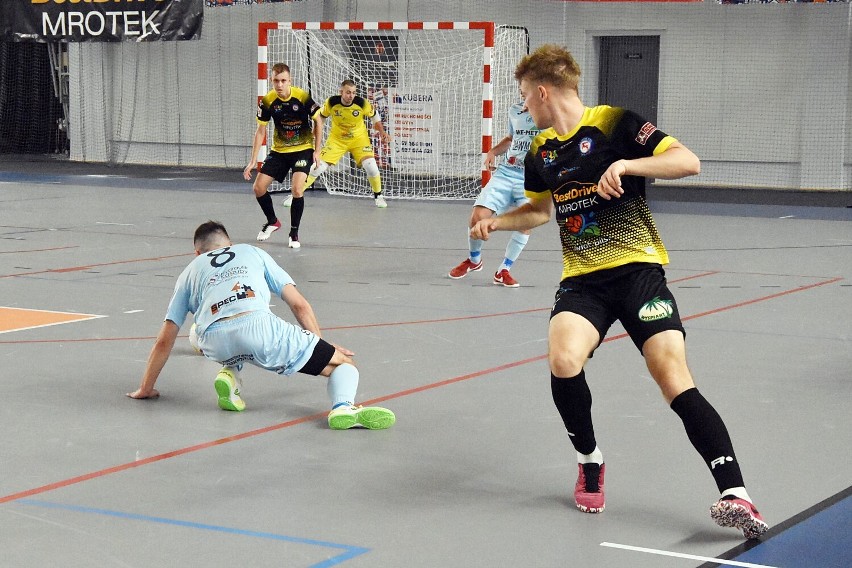 W I lidze Futsal Powiat Pilski rozgromił We-Met FC Kamienica Królewska. Zobaczcie zdjęcia 