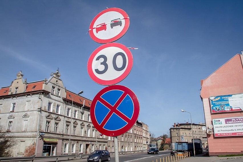 Najbardziej widowiskowe wyburzenia w Wałbrzychu. Rozbiórka budynku przy ulicy Wrocławskiej 131 (ZDJĘCIA 2017)