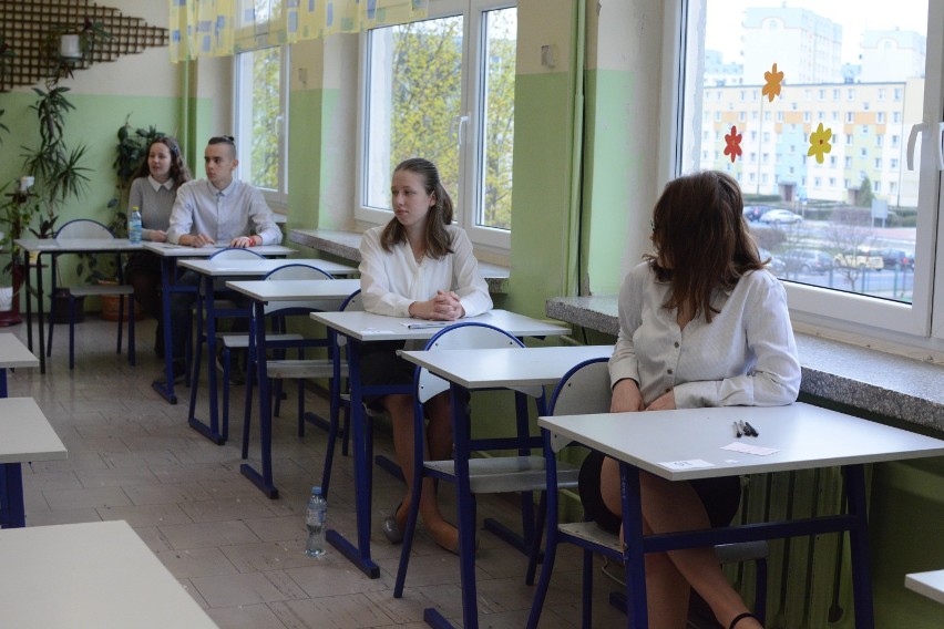 Egzaminy gimnazjalne w Grudziądzu odbywają się zgodnie z planem [wideo, zdjęcia]