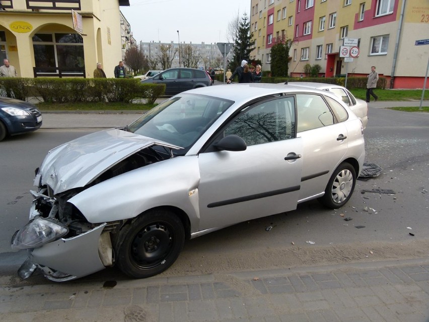 Zderzenie aut na Łokietka w Sieradzu miało miejsce we...