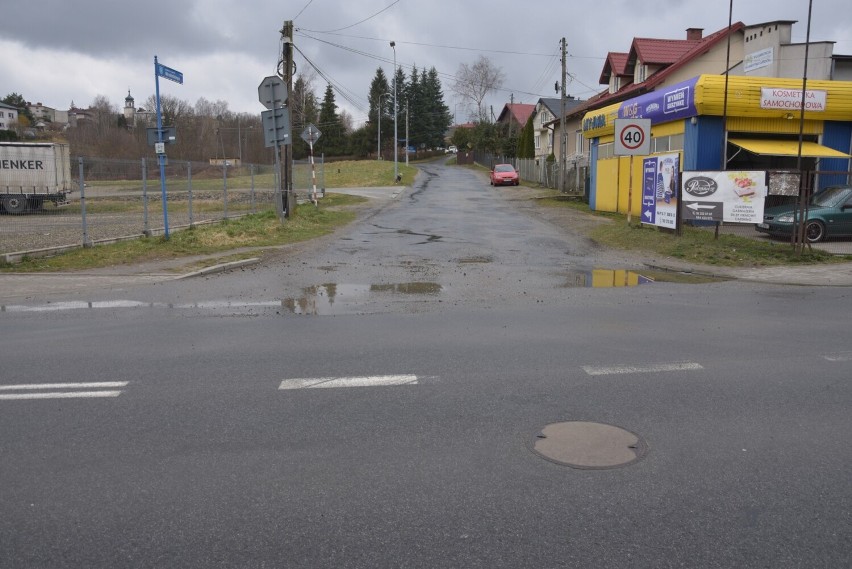 Stacja paliw i dyskont spożywczy z owadem w logo mają powstać przy ulicy Okulickiego w Gorlicach. Tam planowana jest też zachodnia obwodnica