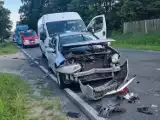 Poważny wypadek na drodze w Myszkowie! Zderzenie pięciu samochodów. Jedna osoba trafiła do szpitala