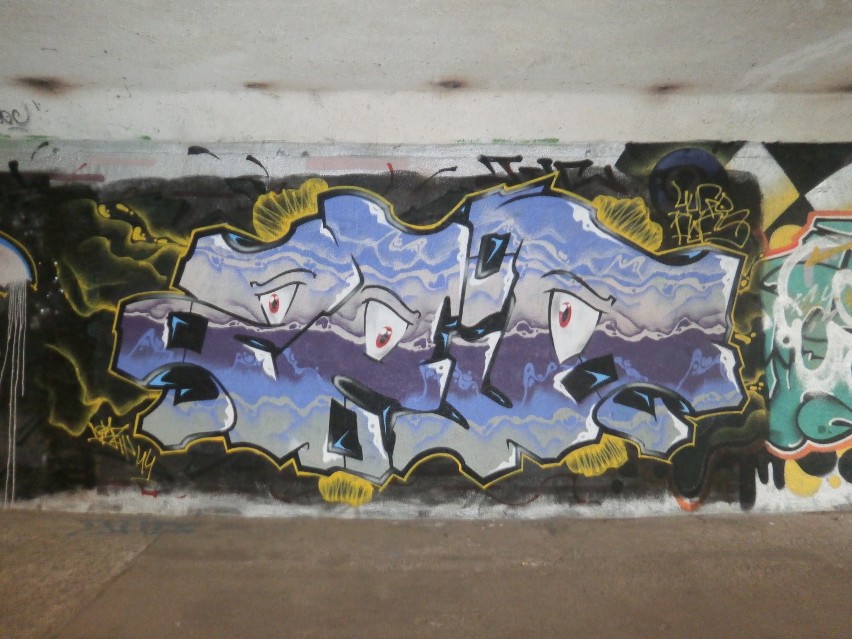 Graffiti w przejściu podziemnym na Botanicznej w Poznaniu