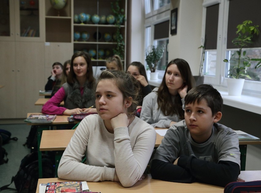 Rodzice uczniów Gimnazjum nr 1 w Piotrkowie chcą, aby w...