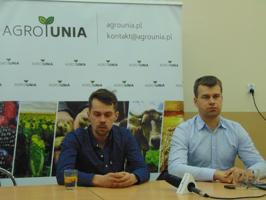 Michał Kołodziejczak, lider AGRO-unii, spotkał się w Kowalewie z rolnikami z powiatu pleszewskiego. Jutro wspólnie wyjdą na ulice Warszawy 