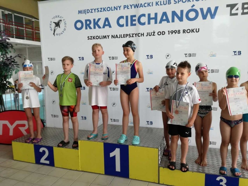 Medale pływaków MAL WOPR na ogólnopolskich zawodach w Ciechanowie