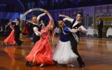 Niesamowite pokazy tancerzy w Staszowie. Za nami XV Ogólnopolski Turniej Tańca o Puchar Tadeusza Wrześniaka [ZDJĘCIA, WIDEO]