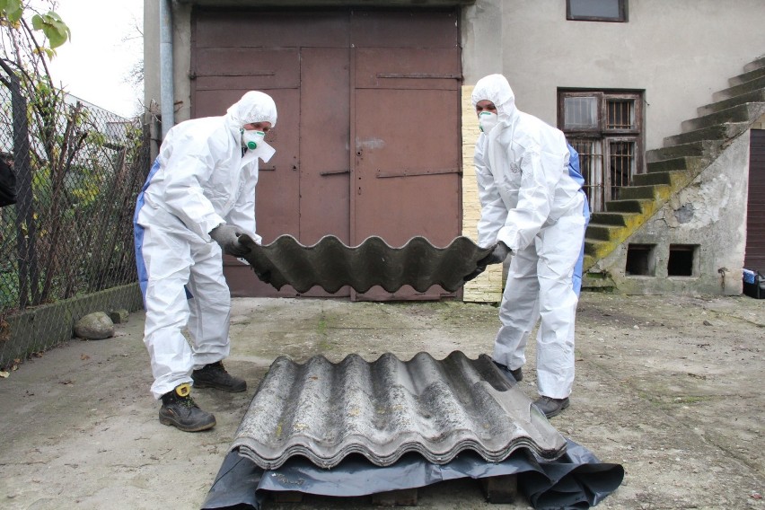 W koluszkowskim Urzędzie Miejskim można składać wnioski o usunięcie azbestu