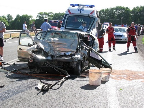 Wypadek w Pogorzelicach: zginął kierowca i dziecko