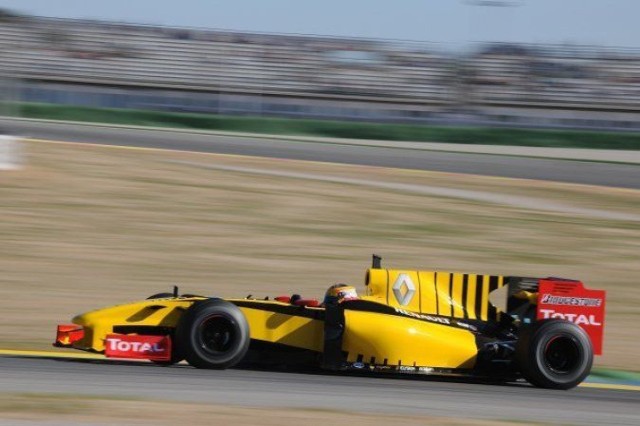 Robert Kubica podczas test&oacute;w w Walencji