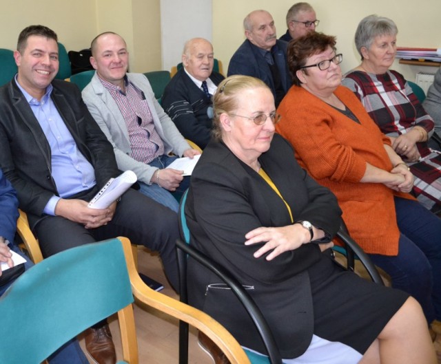 Zaangażowani sołtysi i przewodniczący rad osiedlowych, biorą udział w sesjach Rady Miejskiej w Żukowie.