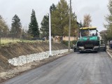 Ulica Królowej Jadwigi w Boguszowie-Gorcach: Tu nigdy dotąd nie było asfaltu. Trwa remont - zdjęcia, wideo