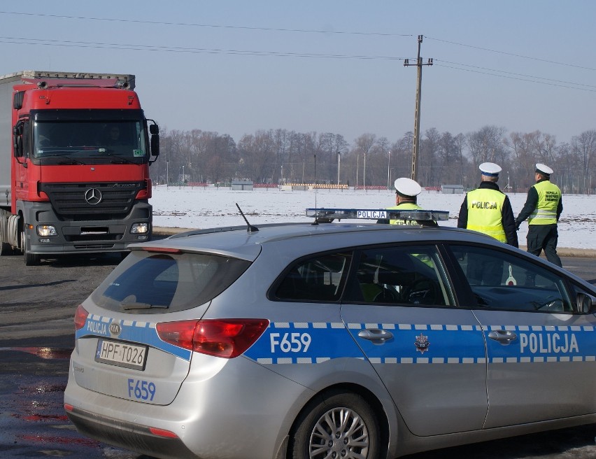 Kontrole ciężarówek i busów w powiecie wieluńskim. Posypały się mandaty