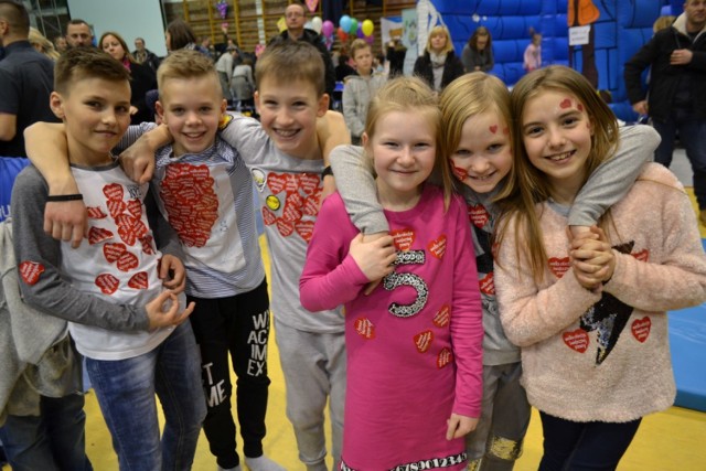 Wielka Orkiestra Świątecznej Pomocy grała też w Żukowie. Tradycyjnie Finał WOŚP przygotowano tu z wielkim rozmachem.