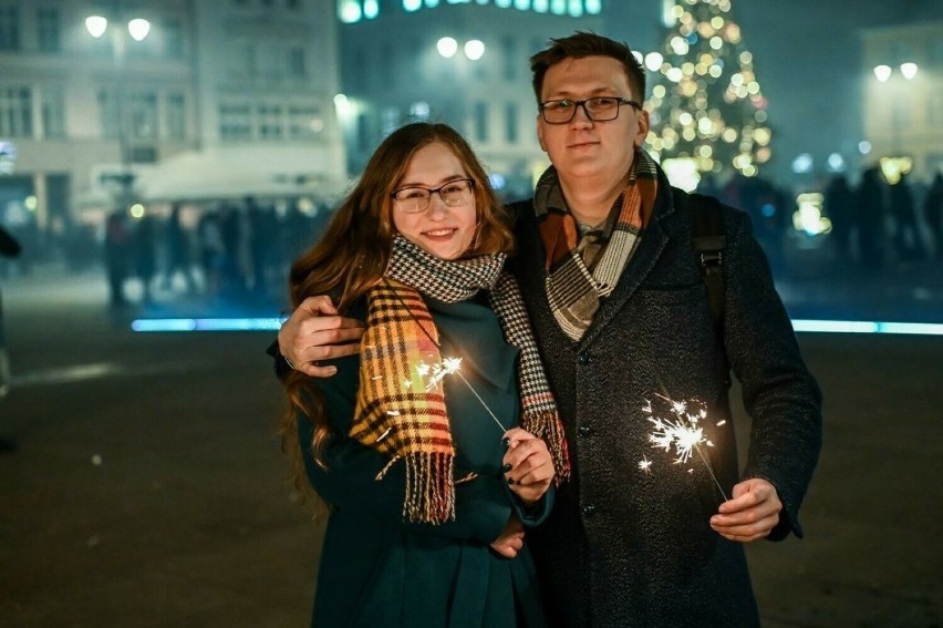 Romantyczne powitanie nowego roku w Bydgoszczy. Zobaczcie zdjęcia ze Starego Rynku