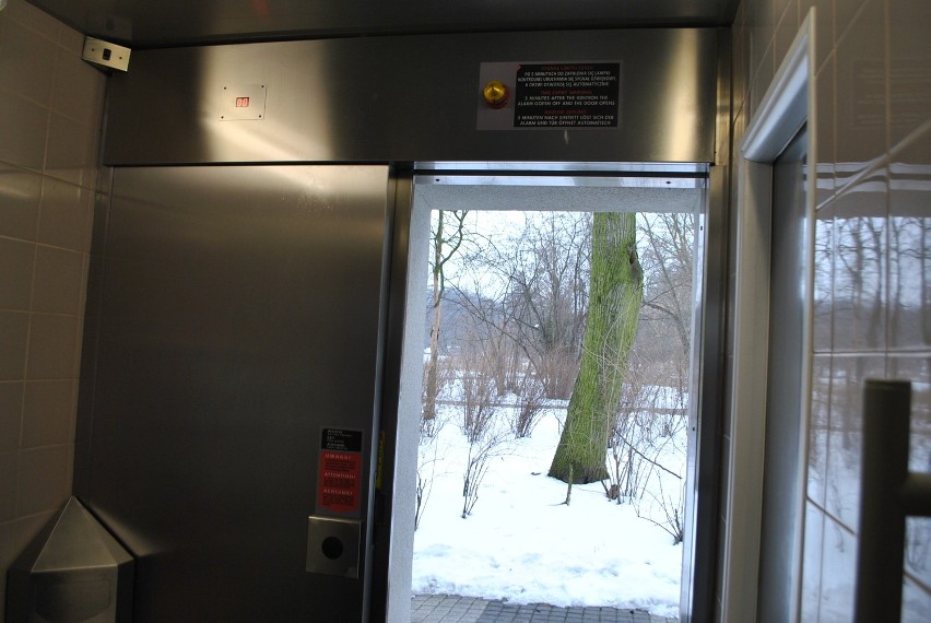 Automatyczna toaleta w parku Sołackim wystraszyła poznaniankę