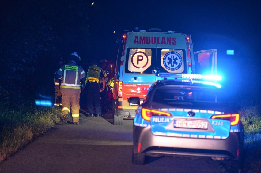 Tragiczny wypadek w Zadąbrowiu koło Przemyśla. Na leżącego na drodze mężczyznę najechał 18-letni kierujący audi [ZDJĘCIA]
