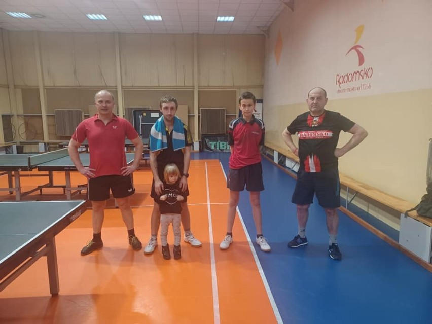 Turniej tenisa stołowego z MOSiR w Radomsku. Sprawdź wyniki i klasyfikację