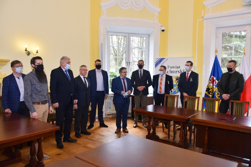 Podpisano umowę na budowę drogi z Pogorzelic do Unieszyna