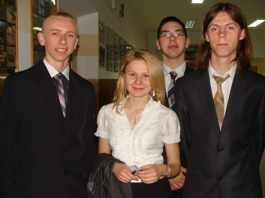 od lewej Dawid Wiktorski, Izabela Kleczkowska, Sylwester...