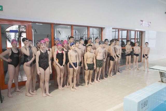Zawody w pływaniu odbyły się w Wodniku