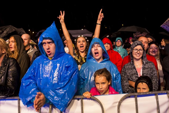 Dni Wilanowa 2018, sobota. Blue Cafe i Zakopower w deszczu [ZDJĘCIA]