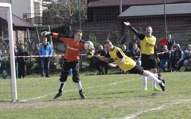 Huragan - Piast 7:2. Piłkarski Serwis Powiatu Puckiego