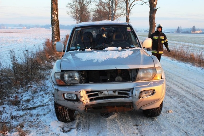 Zderzenie dwóch aut na drodze Karwiny – Słobity