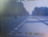 Gmina Wągrowiec. Policja zatrzymała auto, które jechało za szybko. Za kierownicą siedział 16-latek 
