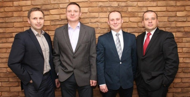 Na zdjęciu od lewej: Piotr Linowiecki (członek zarządu), Piotr Olszewski (prezes zarządu), Marcin Wadas (wiceprezes ds. organizacyjnych), Radosław Rogiewicz (wiceprezes ds. marketingowych).