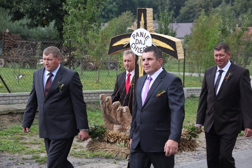 Dożynki w Miłowicach. Filmy z występów dzieci