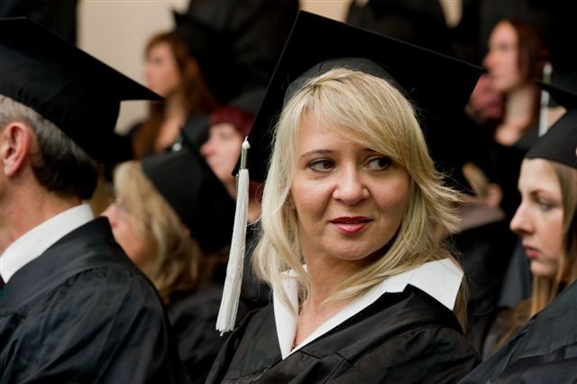 Tarnów: Graduacja absolwentów w Wyższej Szkole Biznesu [ZDJĘCIA]