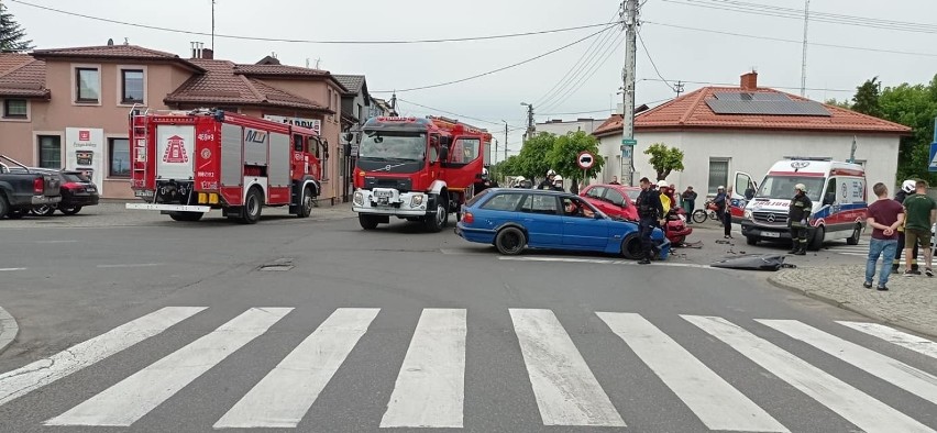 Dwa samochody zderzyły się na placu Reymonta w Tuszynie