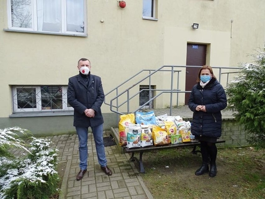 Kolejne dary płyną do schroniska dla zwierząt w Radomsku 