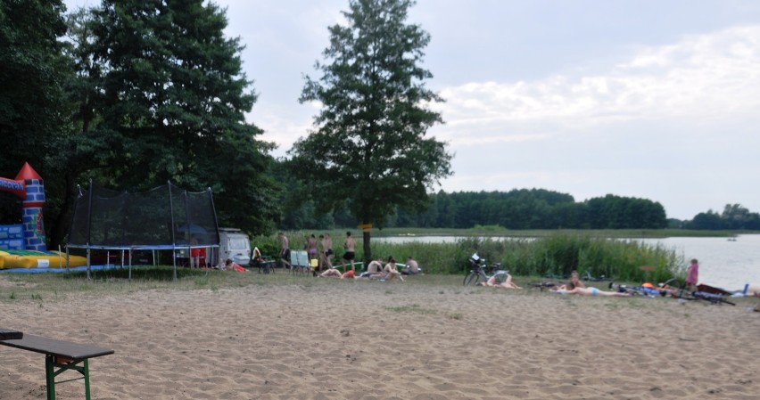 Tragiczny wypadek w Osieku. 42-latek utonął w jeziorze