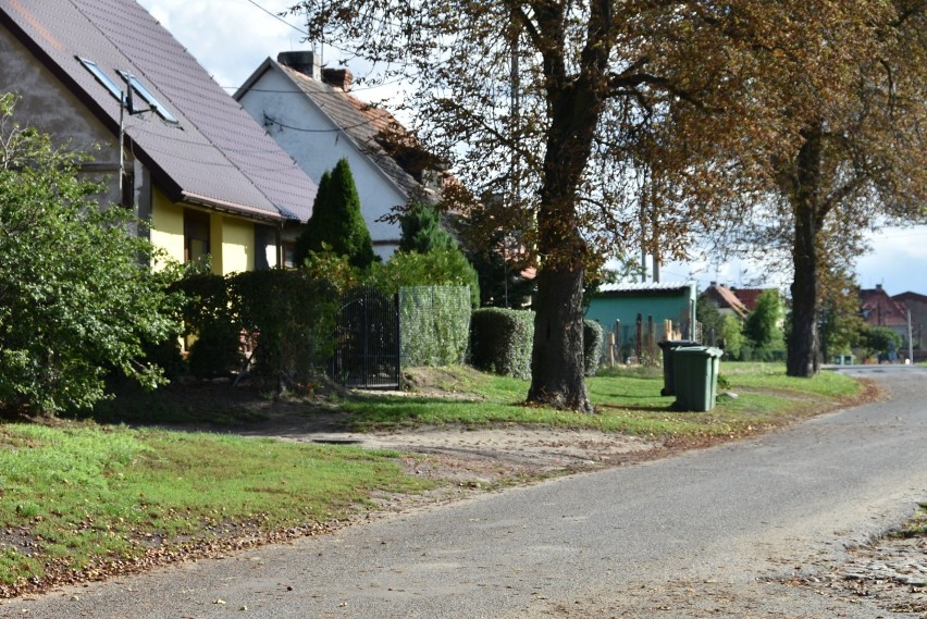 W Kotli będzie nowy chodnik i lampy oświetleniowe