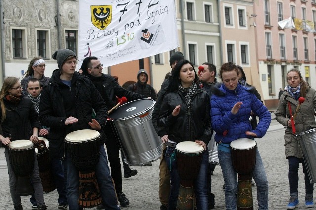 Młodzież przeszła przez centrum miasta