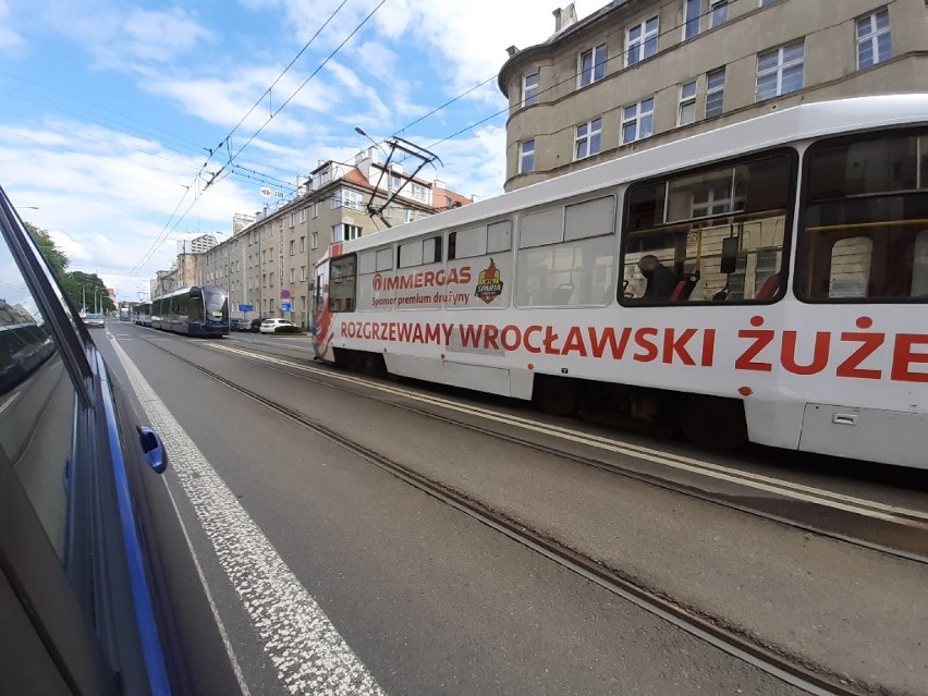 Wrocław. Wielkie problemy MPK w kierunku na Sępolno (ZOBACZ SZCZEGÓŁY)