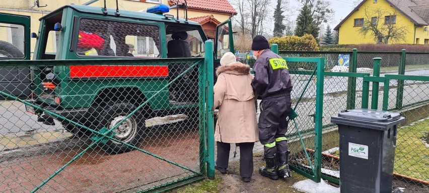 Strażacy z Goleniowa i okolic organizują dowozy do punktów szczepień przeciw COVID-19
