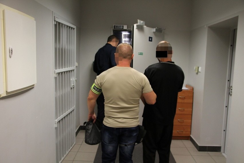 Policjanci z Brzegu zatrzymali do sprawy 36-latka. Grozi mu...