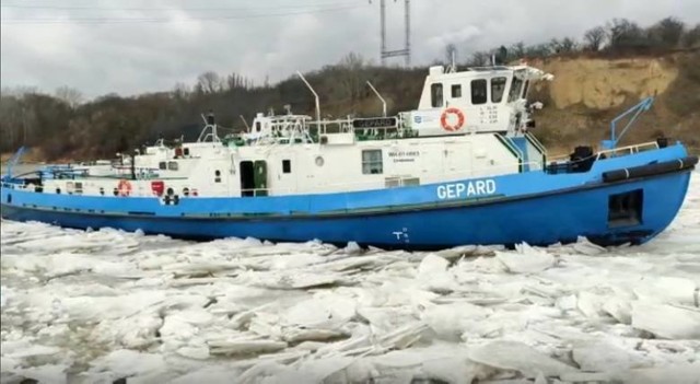 Lodołamacze poddawane są tysiącom ton nacisku. Każda z jednostek jest serwisowana kilka razy dziennie.