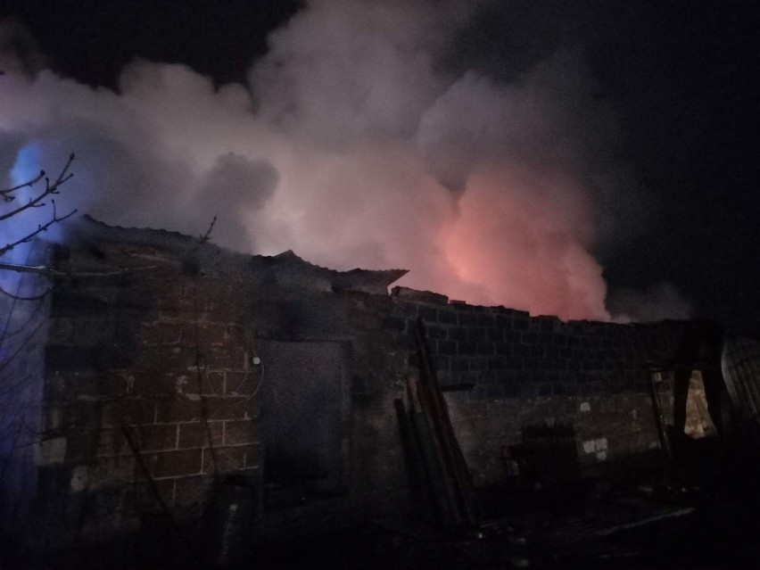 Pożar budynku w gminie Włocławek. Padły zwierzęta