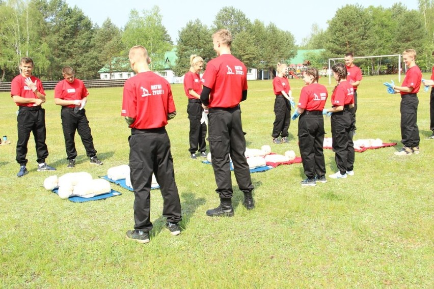 Obóz szkoleniowy klas mundurowych wieluńskiego "Kopernika" [ZDJĘCIA]