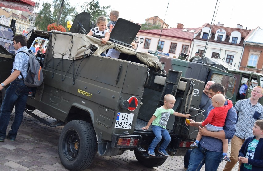 Na jarosławskim Rynku świętowali żołnierze 14 Dywizjonu...