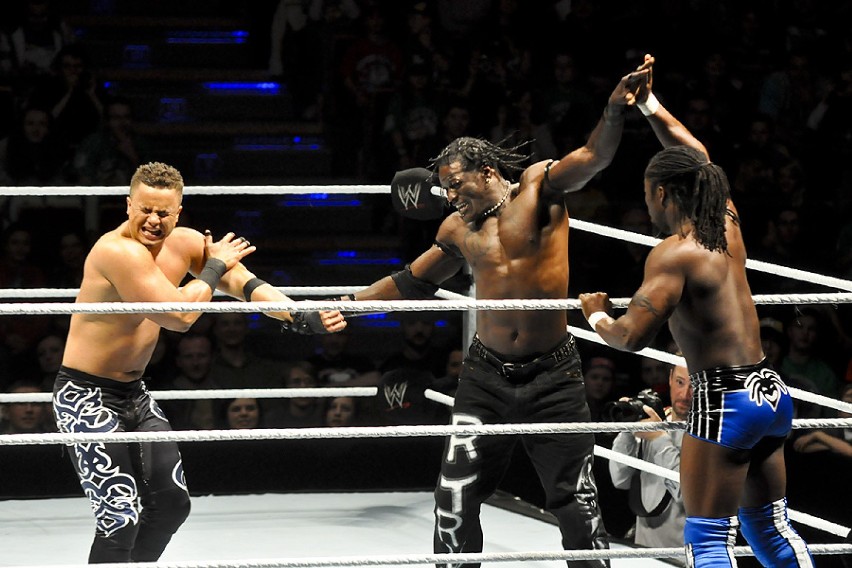 Zobaczcie zdjęcia z gali wrestlingu Raw Revenge Tour w Ergo...