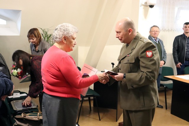 W piątek, 4 listopada podczas sesji rady gminy Ryńsk Teresa Grabowska otrzymała Srebrny Medal "Za zasługi dla obronności kraju"
