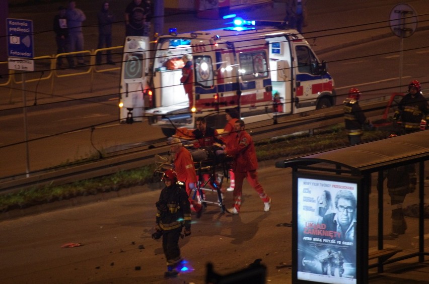 Bytom: wypadek na skrzyżowaniu ul.Wrocławskiej i Łużyckiej. Dwie osoby w szpitalu